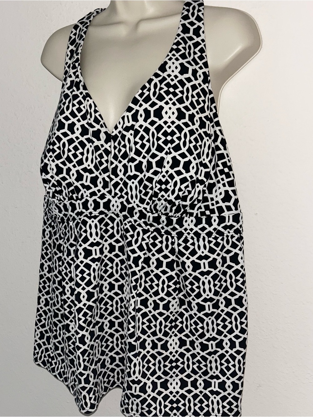 Lands' End Black and White Geometric Tankini Top - Picture 3 of 6